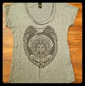 Obey propaganda - serving the streets